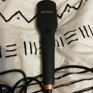 Amika Polished Perfection Styling Brush